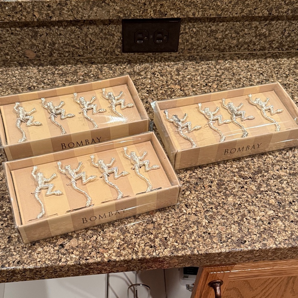 Bombay Elegant Silver frog name card holder Set of 12